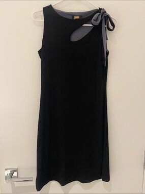 Lori Michaels Sleeveless Dress “LBD” With Cut Out/Tie Detail Black And Gray S
